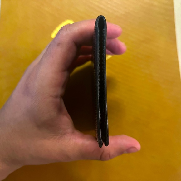 Authentic Louis Vuitton Epi Cardholder - Picture 4 of 9